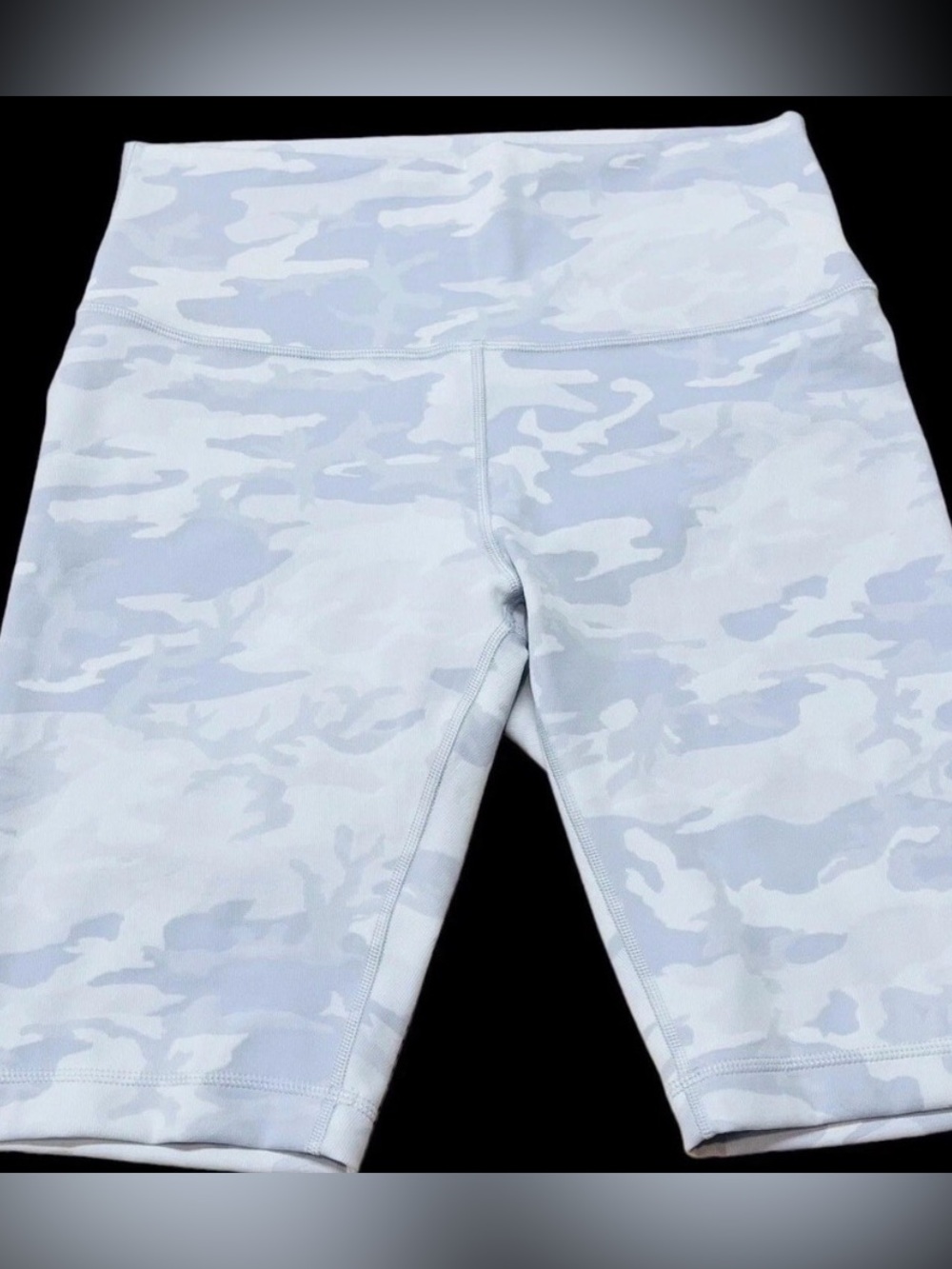 Lululemon Women's  Wunder Under Camo Biker Shorts 10" Gray White Gym Outdoor